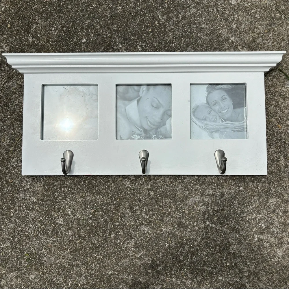 White Triple picture frame coat hooks crown molding wood glass 9.5X19” Like New